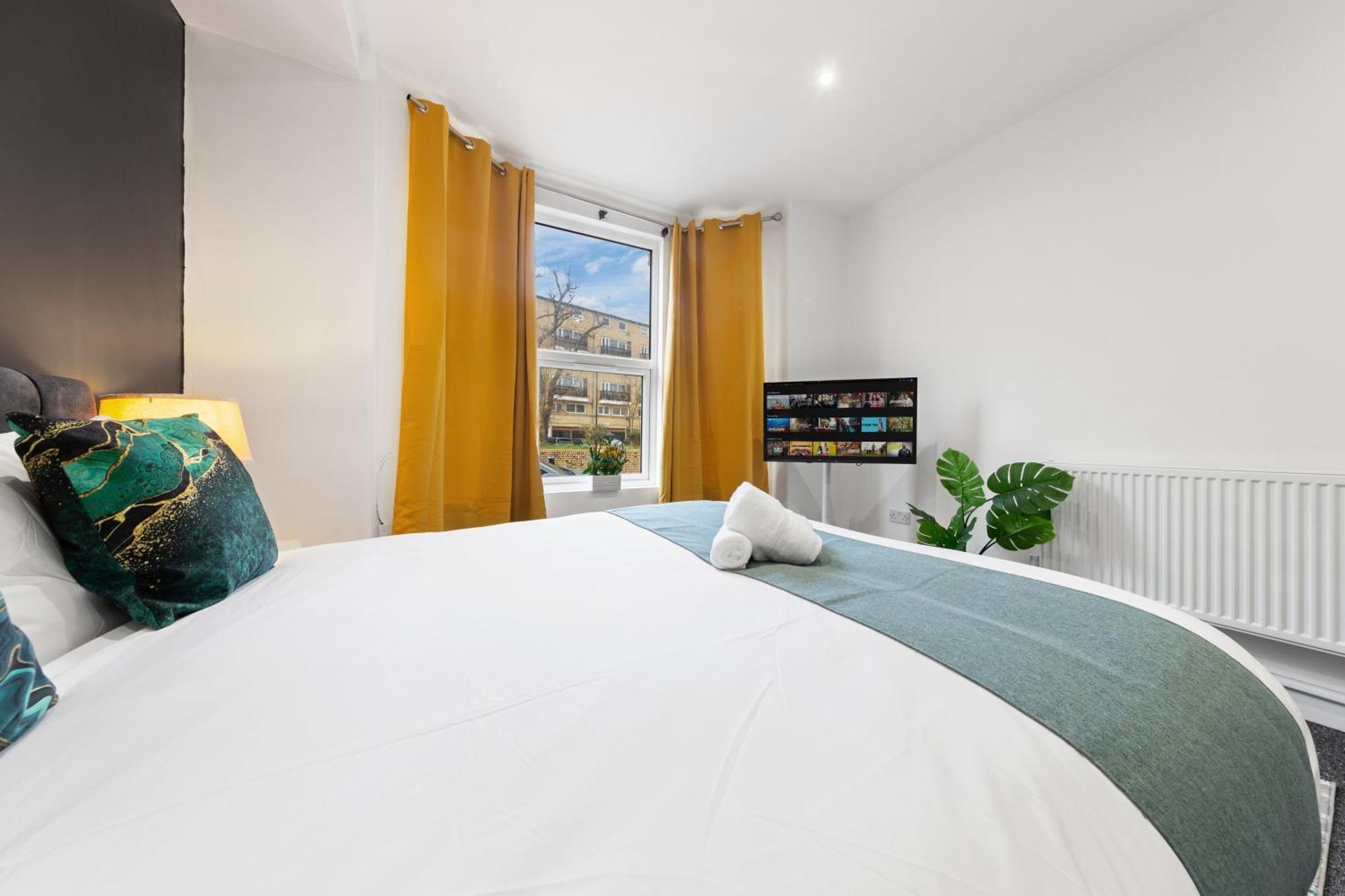 Appartamento Immaculate 2-bed Flat Near London, With Garden & Parking Available- Save On Long Stays! Instant Book!