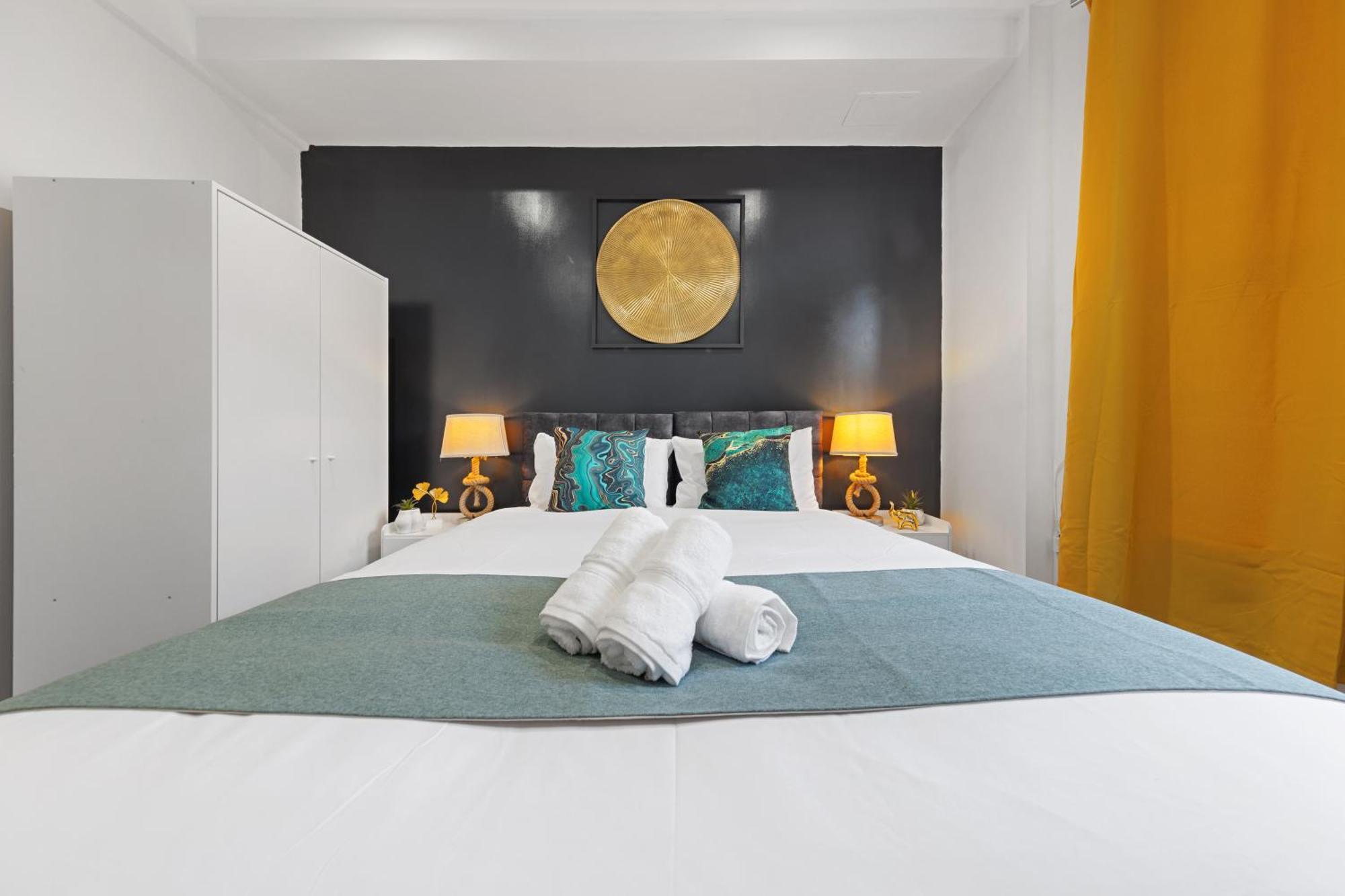 Appartamento Immaculate 2-bed Flat Near London, With Garden & Parking Available- Save On Long Stays! Instant Book! Londra