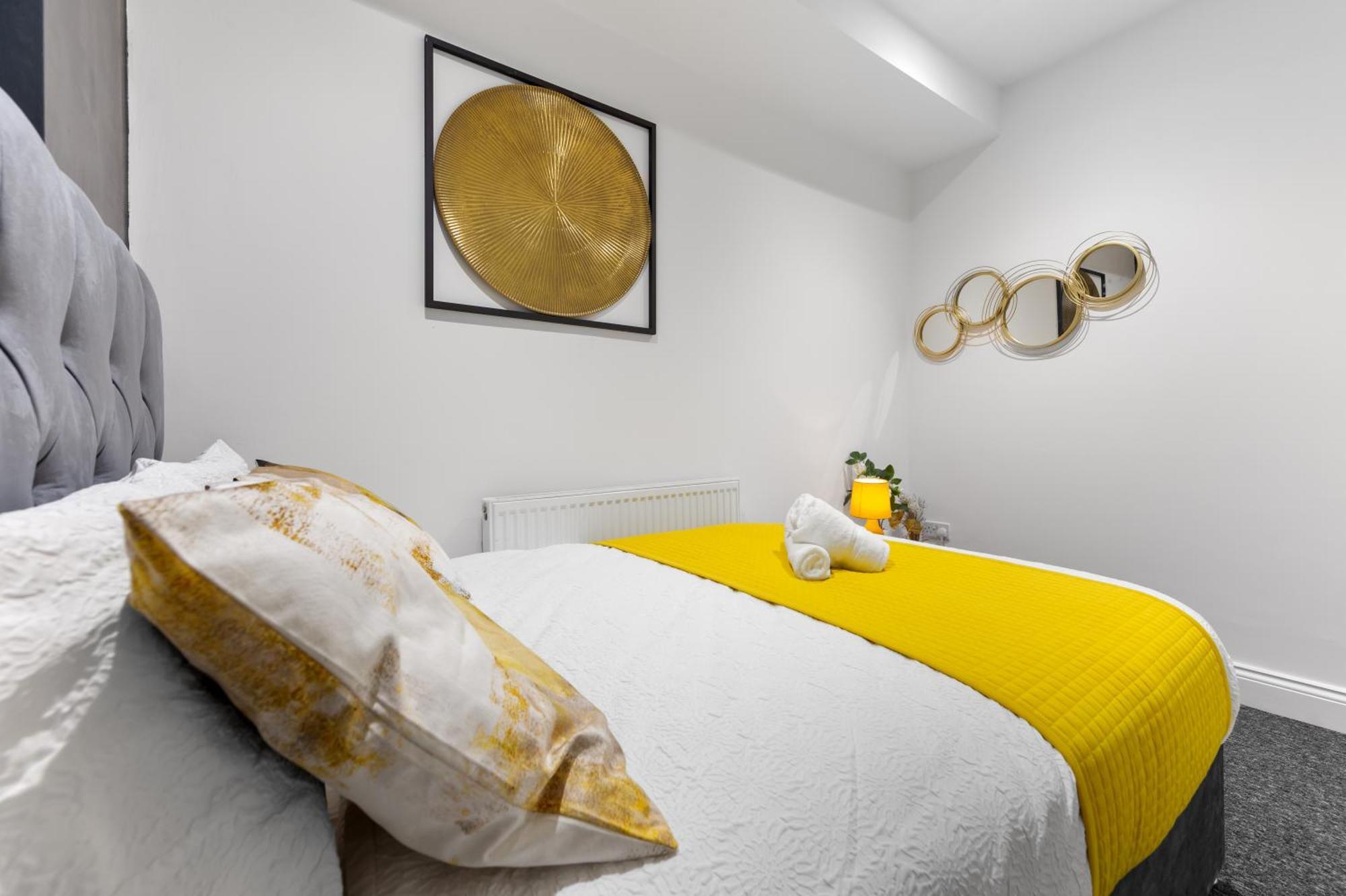 Immaculate 2-bed Flat Near London, With Garden & Parking Available- Save On Long Stays! Instant Book! * Londra