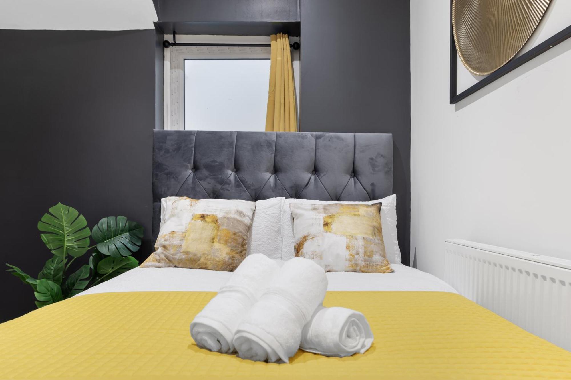 Appartamento Immaculate 2-bed Flat Near London, With Garden & Parking Available- Save On Long Stays! Instant Book!